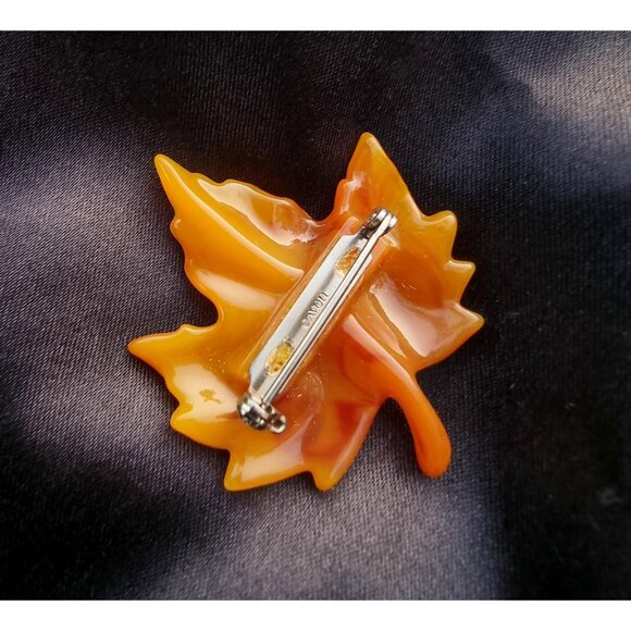Vintage Avon Lucite Orange Fall Autumn Maple Leaf Brooch Pin - Picture 6 of 6